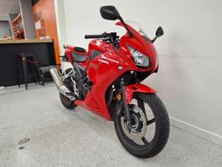 2015 Honda CBR300R Red