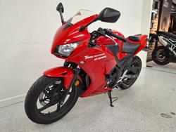 2015 Honda CBR300R Red
