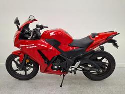 2015 Honda CBR300R Red