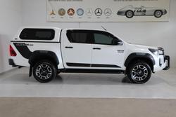 2020 Toyota Hilux SR5