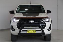 2020 Toyota Hilux SR5