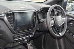 2025 Isuzu D-MAX BLADE