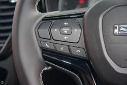 2025 Isuzu D-MAX BLADE