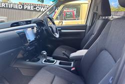 2025 Toyota Hilux SR5 48V