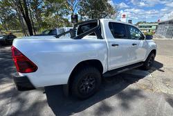 2025 Toyota Hilux SR5 48V