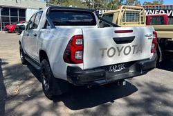 2025 Toyota Hilux SR5 48V