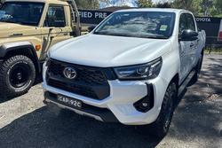 2025 Toyota Hilux SR5 48V