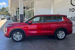 2021 Mitsubishi Outlander LS