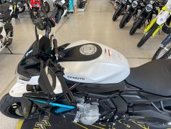 2025 CFMOTO 675 NK WHITE