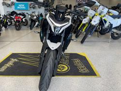 2025 CFMOTO 675 NK WHITE