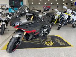 2025 CFMOTO 450 SR S JET BLACK