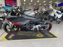 2025 CFMOTO 450 SR S JET BLACK