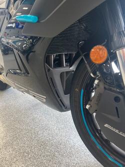 2025 CFMOTO 675 SR-R NEBULA BLACK