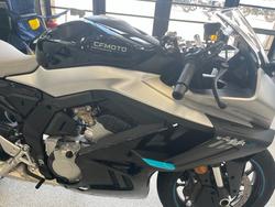 2025 CFMOTO 675 SR-R NEBULA BLACK