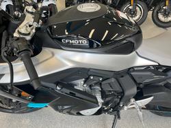2025 CFMOTO 675 SR-R NEBULA BLACK
