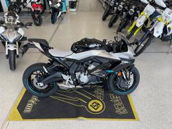 2025 CFMOTO 675 SR-R NEBULA BLACK