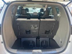 2019 Kia
                Carnival Platinum