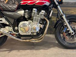 2000 Yamaha XJR1300 XJR Red