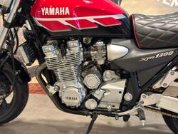 2000 Yamaha XJR1300 XJR Red