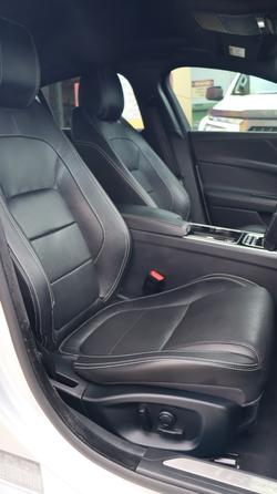 2015 Jaguar XE 20t R-Sport