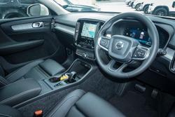 2025 Volvo XC40 Plus B4