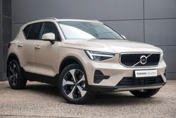2025 Volvo XC40 Plus B4
