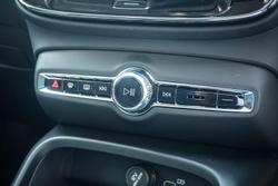 2025 Volvo XC40 Plus B4