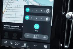 2025 Volvo XC40 Plus B4