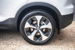 2025 Volvo XC40 Plus B4