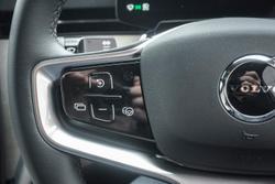 2025 Volvo EX90 Plus Twin Motor