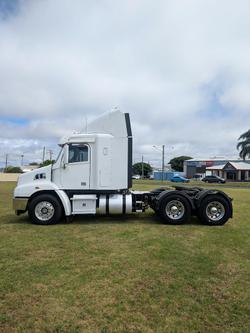 2018 Freightliner Century Class CST112