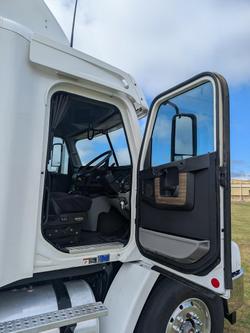 2018 Freightliner
Century Class CST112