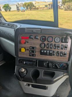 2018 Freightliner
Century Class CST112