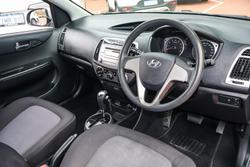 2014 Hyundai
                i20 Active