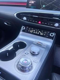 2025 Genesis GV70 2.5T SIGNATURE