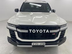 2022 Toyota Landcruiser GR Sport FJA300R 4X4 Dual Range Crystal Pearl