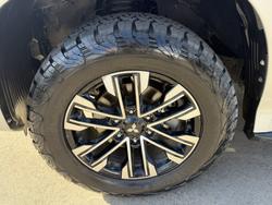 2020 Mitsubishi Pajero