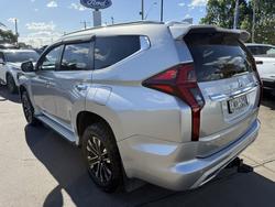 2020 Mitsubishi Pajero