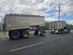 2015 Mack
Granite - Truck+Dog