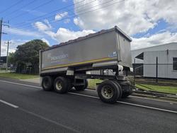 2015 Mack
Granite - Truck+Dog