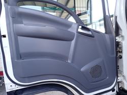 2018 ISUZU
                FRR 107-210