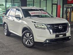 2024 Nissan Pathfinder Ti