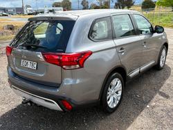 2021 Mitsubishi Outlander ES