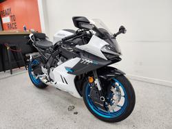 2025 CFMOTO 2025 CF Moto 675CC 675SR-R ABS Road NEBULA WHITE