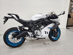 2025 CFMOTO 2025 CF Moto 675CC 675SR-R ABS Road NEBULA WHITE