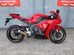 Honda CBR1000RR (fireblade)