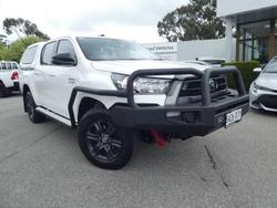 2023 Toyota Hilux SR