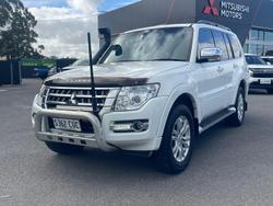 2017 Mitsubishi
Pajero GLX