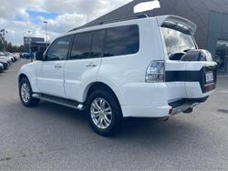 2017 Mitsubishi
                Pajero GLX