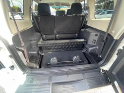 2017 Mitsubishi
                Pajero GLX